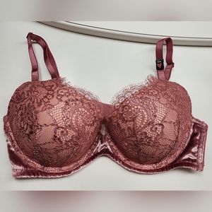 NWT Victoria Secret Very Sexy Lace Push up Padded Bra 38B